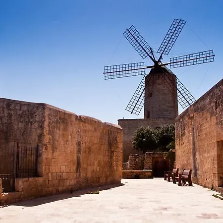 Luxury In The South Malta Bed & Breakfast